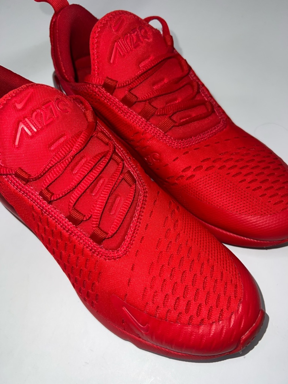 Nike Men’s Air Max 270 Triple Red Sneakers 8.5 - Picture 4 of 11